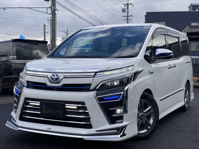 最終価格　美品新品　ギャラクシーサーファー トヨタ ヴォクシー 2022年モデル S-G 4WD (8人乗り)の価格・性能
