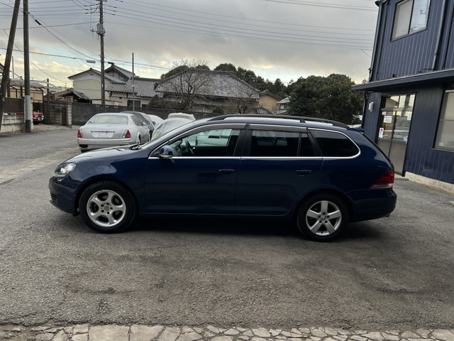 ���s5.5���L���̃����I�[�i�[�ԂŌ��݈ꎞ�����o�^�ƂȂ��Ă���܂��̂Ŕ̔����ɎԌ���2�N�擾���Ă��炲�[�ԂƂȂ�܂��B