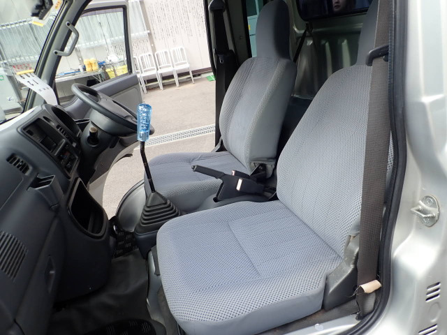 �V�[�g�̓��N���C�j���O�\�A���K�ɉ^�]�A�x�e���ł��܂��B