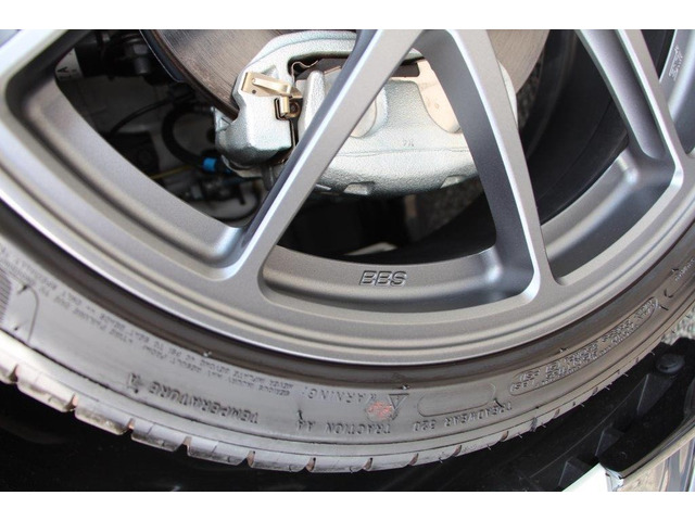 高価なオプションSTIパフォーマンスBBS18インチアルミホイル&ミシュランタイヤ