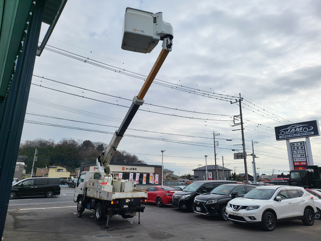 エルフ高所作業車