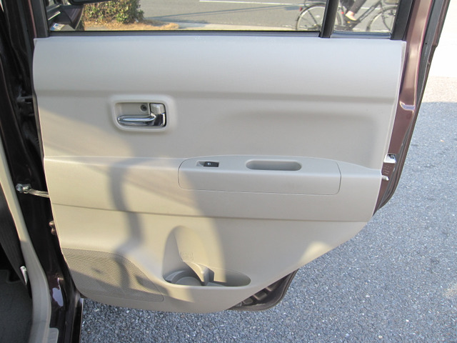 �g���^ �s�N�V�X�X�y�[�X ����26�N���̂��Љ�ł��B���s������93,356km�ł����A�C�����Ȃ��ł�������ƃ����e�i���X����Ă��܂��B�A�C�h�����O�X�g�b�v�@�\��ABS�A����h�~���u���������Ă���܂��B���S�̕ۏ�