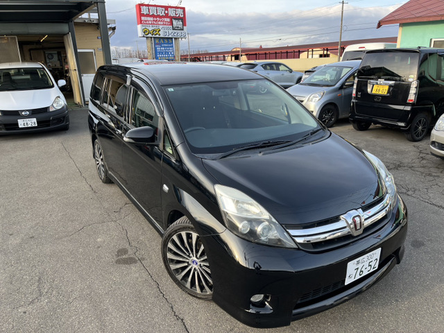 アイシス(トヨタ) 1.8 プラタナ Vセレクション 4WD 中古車画像