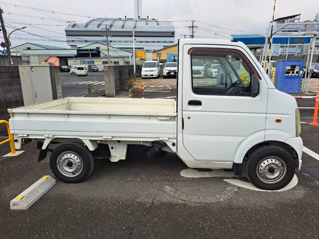 事故・故障の際は、自社の積載車でレッカー対応もしております!代車の手配もいたします!