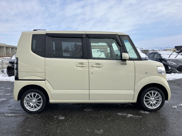 【支払総額推進店】お車をご覧い頂きまして、誠に有難う御座います。在庫車両になりますので、是非ご都合の宜しい時に、見に来て下さい。来店予約をされると、ご案内がスムーズです。