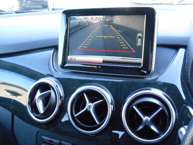 �o�b�N���j�^�[�쓮