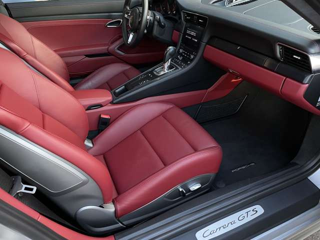 �u�X�|�[�c�V�[�g�v���X�v�ƌĂ΂��u911�J����GTS�v�̃V�[�g