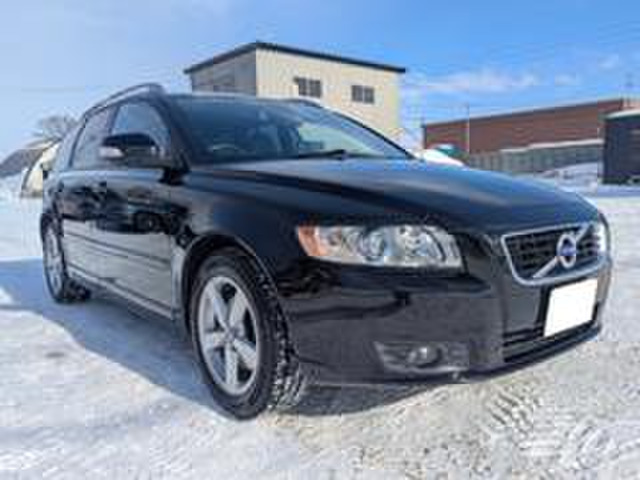 V50(ボルボ) 2.0 クラシック　ボルボ正規ディーラーにて点検後納車です! 中古車画像