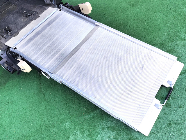 シエンタ1.5 X Vパッケージ ウェルキャブ 車いす仕様車 タイプI 助手席側セカンドシート無