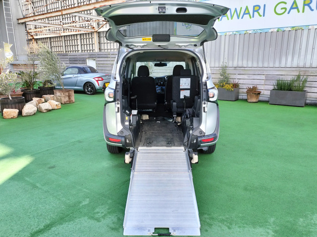 シエンタ1.5 X Vパッケージ ウェルキャブ 車いす仕様車 タイプI 助手席側セカンドシート無