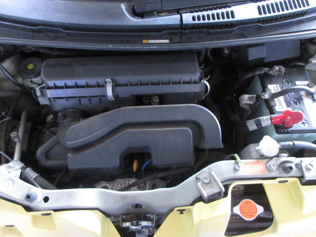 機関良好、エンジン、ミッションは特に問題ありません。エンジンルーム内も、とても綺麗です。