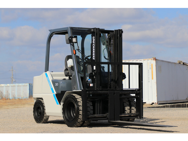 ユニキャリアエンジンタイプ　フォークリフト