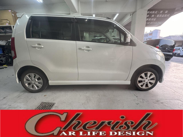 当店は神戸市須磨区にあります。ぱっと見で展示スペースが無いのでわかりにくいですが、ちゃんと在庫もしています!外部での作業もしていますので、ご来店の際は一度ご連絡をお願いいたします!!