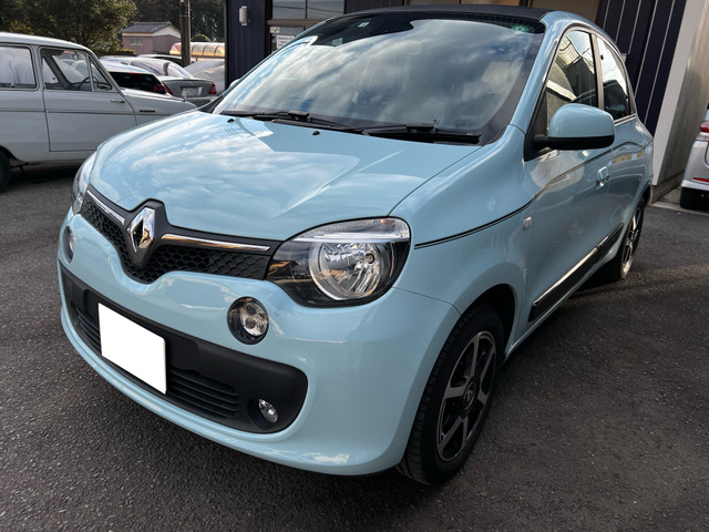 �G�N�X�e���A�́A�ƂĂ��Z���I�[�o�[�n���O�ƁA�ԑ̂̎l���ɔz�u���ꂽ�^�C���ɂ���āA���̃R���p�N�g���ƁA�L�X�Ƃ��������̌����ڂ̃o�����X�����Ă���A