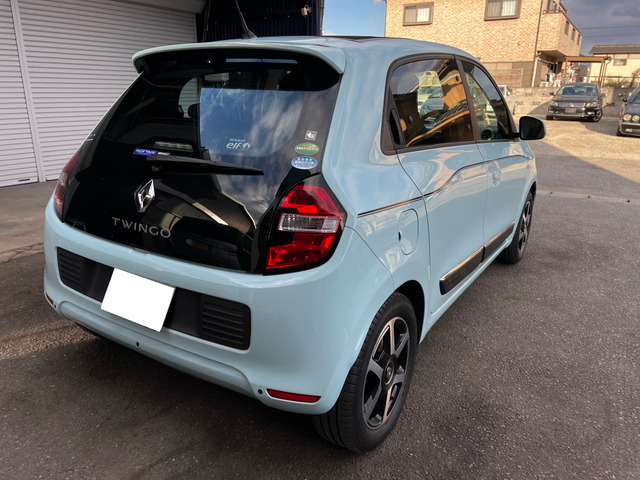 �O���[�h�́w �C���e���X �L�����o�X�g�b�v �x�ƂȂ�܂��B