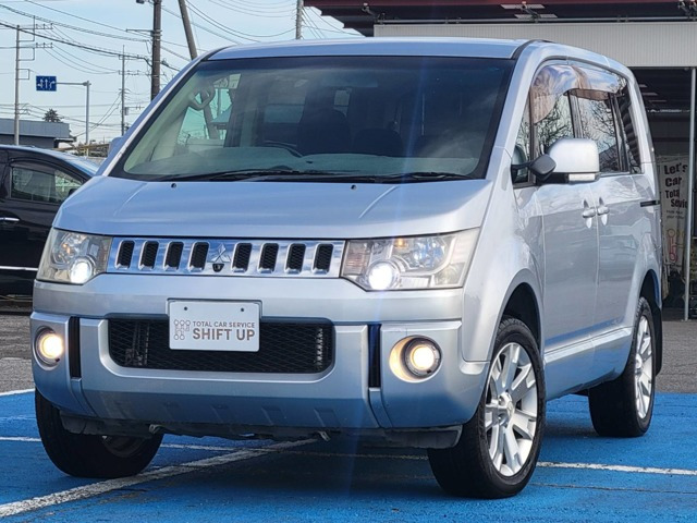 デリカD:5(三菱) 2.4 G ナビパッケージ 4WD　後席フリップダウンモニター/Pバックドア 中古車画像