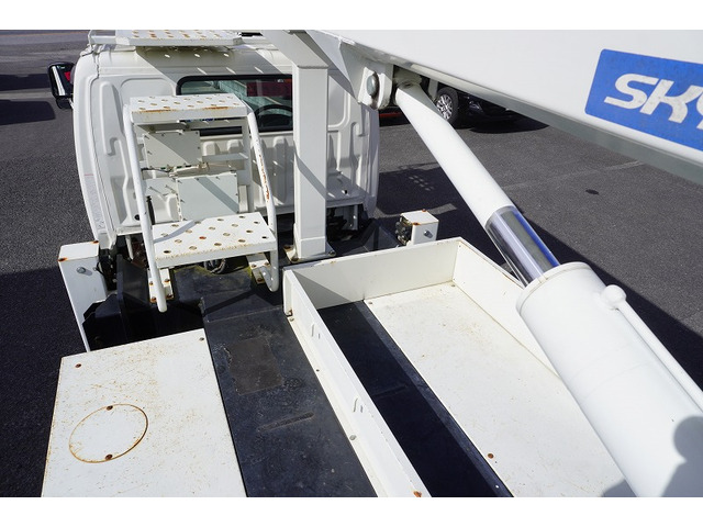 �L�x�ȃg���b�N�A���p�ԁA�n�C�G�[�X�Ȃǎ�舵���Ă���܂��B��xHP�������������Bhttp://www.vantruck.co.jp/