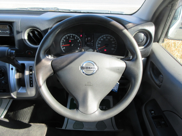 �������E�n���h�����ł���D�ȃG�A�o�b�N�t���ł���