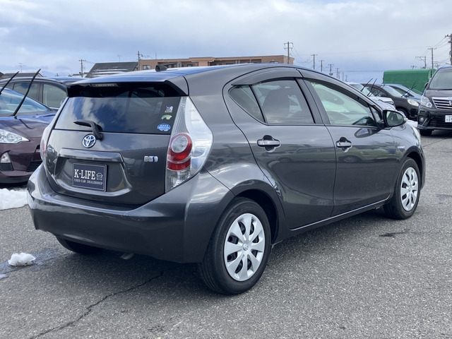 �y�x�����z���i�X�z���Ԃ������������܂��āA���ɗL�������܂��B�݌Ɏԗ��ɂȂ�܂��̂ŁA���񂲓s���̋X�������ɁA���ɗ��ĉ������B���X�\��������ƁA���ē����X���[�Y�ł��B