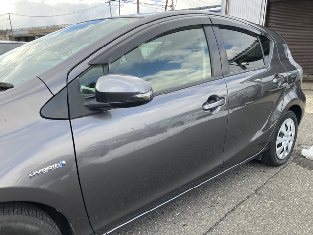 �y�x�����z���i�X�z���Ԃ������������܂��āA���ɗL�������܂��B�݌Ɏԗ��ɂȂ�܂��̂ŁA���񂲓s���̋X�������ɁA���ɗ��ĉ������B���X�\��������ƁA���ē����X���[�Y�ł��B