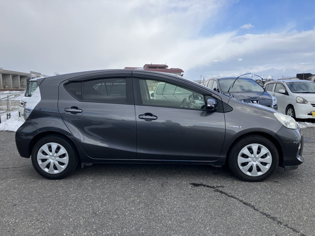 �y�x�����z���i�X�z���Ԃ������������܂��āA���ɗL�������܂��B�݌Ɏԗ��ɂȂ�܂��̂ŁA���񂲓s���̋X�������ɁA���ɗ��ĉ������B���X�\��������ƁA���ē����X���[�Y�ł��B