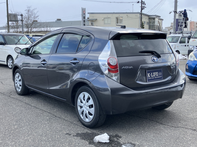 �y�x�����z���i�X�z���Ԃ������������܂��āA���ɗL�������܂��B�݌Ɏԗ��ɂȂ�܂��̂ŁA���񂲓s���̋X�������ɁA���ɗ��ĉ������B���X�\��������ƁA���ē����X���[�Y�ł��B