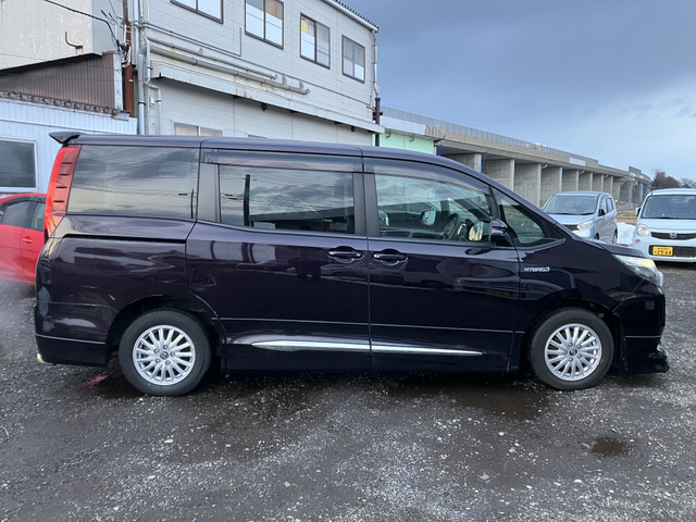 �y�x�����z���i�X�z���Ԃ������������܂��āA���ɗL�������܂��B�݌Ɏԗ��ɂȂ�܂��̂ŁA���񂲓s���̋X�������ɁA���ɗ��ĉ������B���X�\��������ƁA���ē����X���[�Y�ł��B