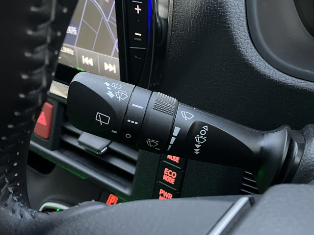 �y�x�����z���i�X�z���Ԃ������������܂��āA���ɗL�������܂��B�݌Ɏԗ��ɂȂ�܂��̂ŁA���񂲓s���̋X�������ɁA���ɗ��ĉ������B���X�\��������ƁA���ē����X���[�Y�ł��B