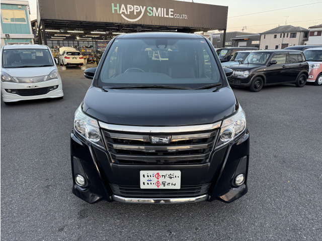 3ヶ月・3000kmの無料保証付きです。エンジン、ミッション等の修理の際に金額が大きくなりがちな箇所も無料修理で安心です。最大3年までの有料保証も取り扱っております。