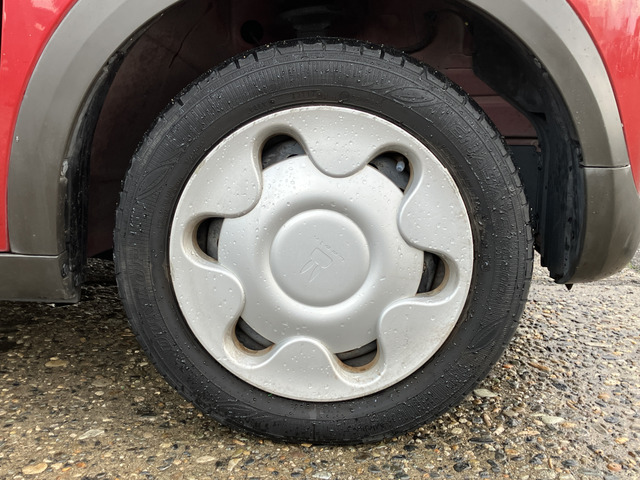 �y�x�����z���i�X�z���Ԃ������������܂��āA���ɗL�������܂��B�݌Ɏԗ��ɂȂ�܂��̂ŁA���񂲓s���̋X�������ɁA���ɗ��ĉ������B���X�\��������ƁA���ē����X���[�Y�ł��B