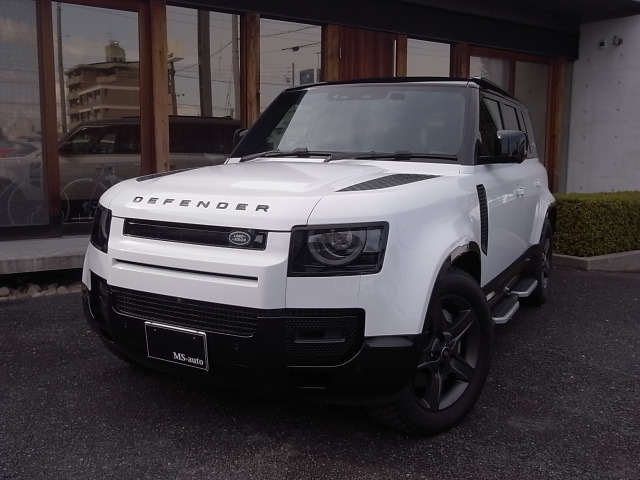 ディフェンダー(ランドローバー) 110 X ダイナミック SE 3.0L D300 ディーゼル 4WD　エアサスサンルーフルーフレール黒革シート 中古車画像