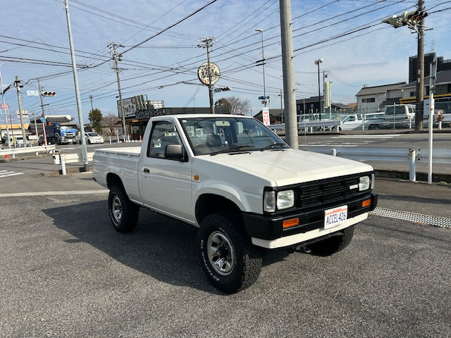 ハイストーリー】 1/43 日産 ダットサン 4WD ダブルキャブ AD