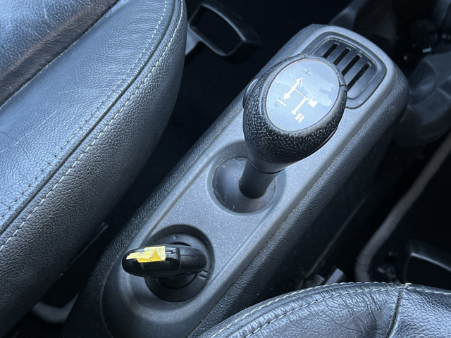 ���Ԃ͂������A�o�C�N���D���Ȑ����m���ݐЂ��Ă���܂��̂ŁA�o�C�N�̎Ԍ���J�X�^���Ȃǂ����C�y�ɂ��₢���킹��������!