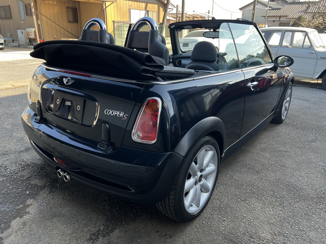 �\�t�g�g�b�v�͑S�����J�A�J�ɂ����鎞�Ԃ͂킸����15�b�ōs�Ȃ��A�O�[���̂݊J�ł���T�����[�t�@�\�𑕔����Ă���܂��B