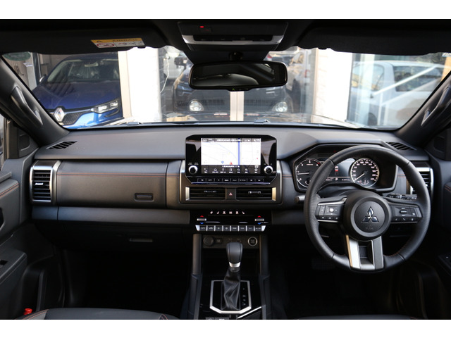 ���S�ԓ��O���N���[�j���O�ς݁��O�������グ�E�A���~�z�C���E�������E�V��E�t���A�}�b�g�E�V�[�g�S�ȁE�h�A���E�p�l���S�́E�K���X�Ȃǎԓ��̋��X�܂ōR�ې����X�^�b�t������䂱������Ď{�H���Ă��܂���