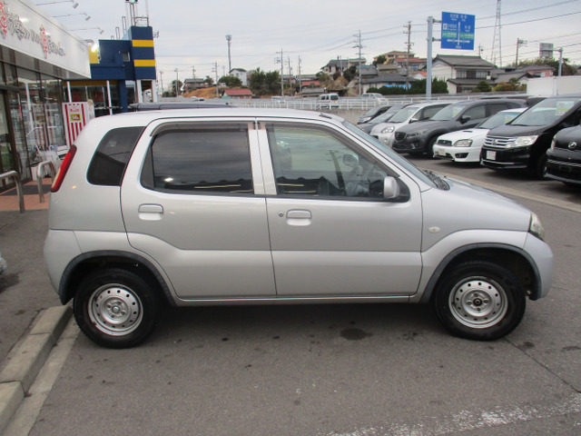 �i�r�E�o�b�N���j�^�[�EETC�E�n�f�W�`���[�i�[�E�t���b�v�_�E�����j�^�[���̗p�i�������k���������B���݂����̂��Ԃ���̕t���ւ��A�������ݎ��t�����\�ł��B