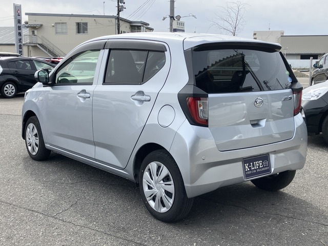 �y�x�����z���i�X�z���Ԃ������������܂��āA���ɗL�������܂��B�݌Ɏԗ��ɂȂ�܂��̂ŁA���񂲓s���̋X�������ɁA���ɗ��ĉ������B���X�\��������ƁA���ē����X���[�Y�ł��B