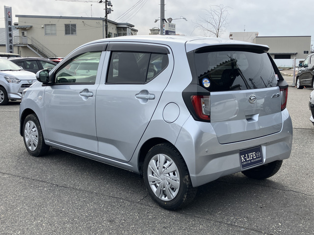 �y�x�����z���i�X�z���Ԃ������������܂��āA���ɗL�������܂��B�݌Ɏԗ��ɂȂ�܂��̂ŁA���񂲓s���̋X�������ɁA���ɗ��ĉ������B���X�\��������ƁA���ē����X���[�Y�ł��B