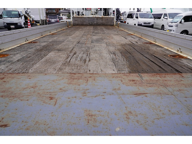 �V�Ԓ����������Ă���܂��B���g�p�̎ԂȂǂ����Ŕ[���������g���b�N����������u���Ă���܂��̂ł������������B