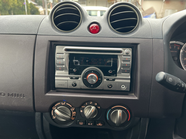 ナビ、ドライブレコーダー、バックカメラ、レーダー、ETCなどの各種部品の取り付けも行っております。