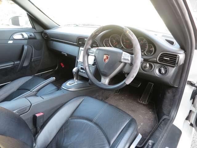 ���q�l�̃J�[���C�t�������K�Ŋy�������̂ɂ���ׂ̃T�|�[�g���s���Ă��܂��B�ԑI�тɖ��������̃A�h�o�C�X�A�w����̃����e�i���X�A�X�ɂ̓h���C�u�������Ɗy���ވׂ̃A�C�f�A����̒񋟂܂ŁA���L������`���B