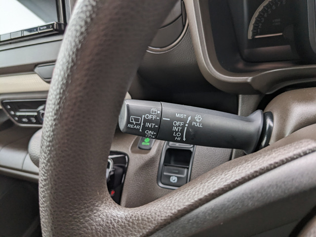 お客様のカーライフをより快適で楽しいものにする為のサポートを行っています。車選びに迷った時のアドバイス、購入後のメンテナンス、更にはドライブをもっと楽しむ為のアイデアや情報の提供まで、幅広くお手伝い。