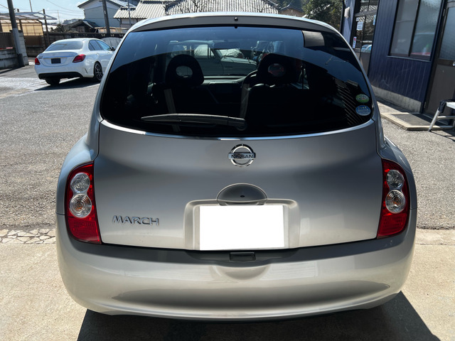 ����ɓ��Ɏ��ɂ̓N���[�j���O�����{���Ă���܂��B�܂��o�N�򉻂��Ă����^�C����4�{�V�i�Ɍ����ςł��B