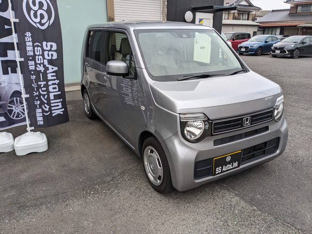 お客様のカーライフをより快適で楽しいものにする為のサポートを行っています。車選びに迷った時のアドバイス、購入後のメンテナンス、更にはドライブをもっと楽しむ為のアイデアや情報の提供まで、幅広くお手伝い。