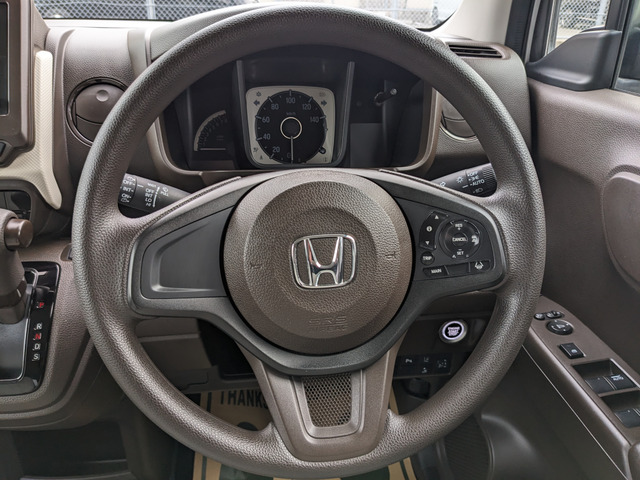 お客様のカーライフをより快適で楽しいものにする為のサポートを行っています。車選びに迷った時のアドバイス、購入後のメンテナンス、更にはドライブをもっと楽しむ為のアイデアや情報の提供まで、幅広くお手伝い。