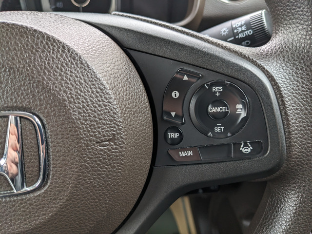 お客様のカーライフをより快適で楽しいものにする為のサポートを行っています。車選びに迷った時のアドバイス、購入後のメンテナンス、更にはドライブをもっと楽しむ為のアイデアや情報の提供まで、幅広くお手伝い。