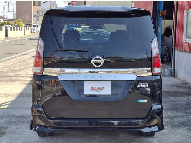 セレナ2.0 ハイウェイスター Vセレクション 4WD