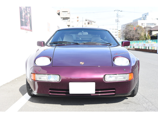 928