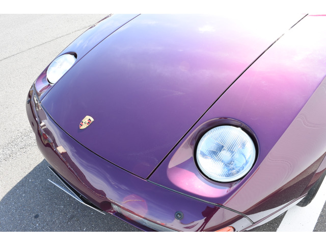 928