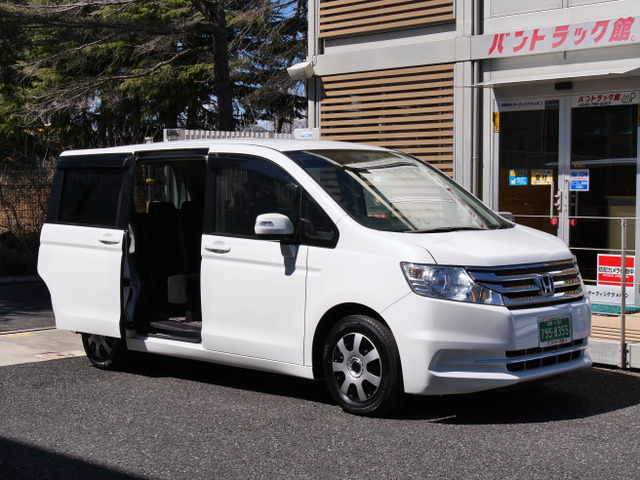 ステップワゴン(ホンダ) 2.0 G インターナビ E セレクション　8人乗ナビBカメETCリアモニ両側電スラ 中古車画像